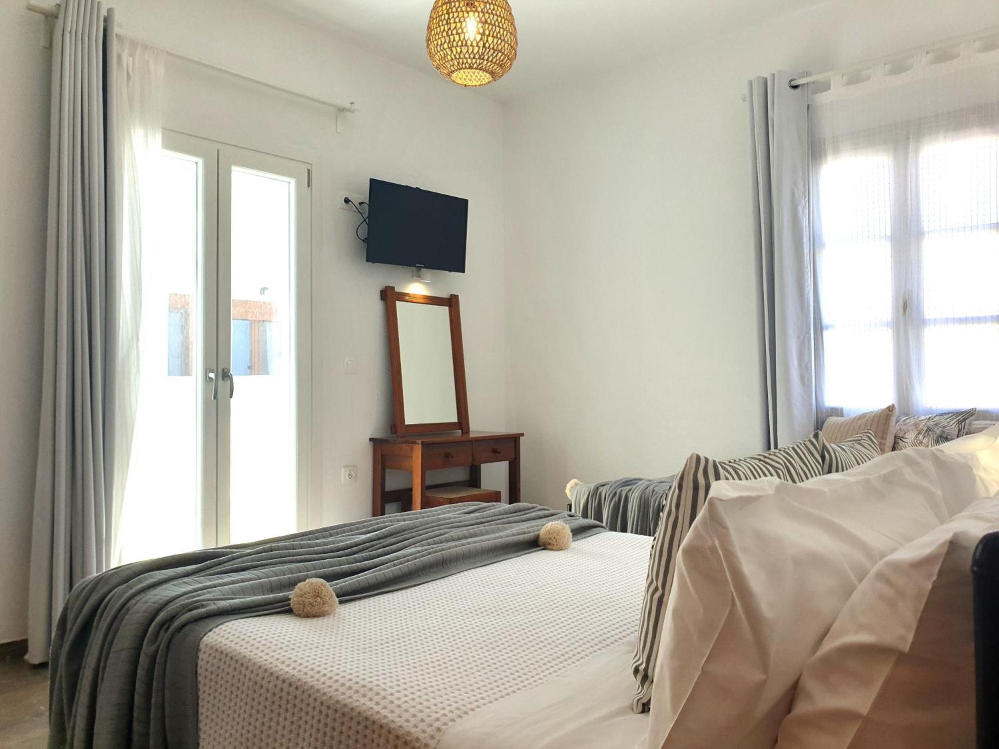 Апартаменты Anemos Town Naxos City Экстерьер фото